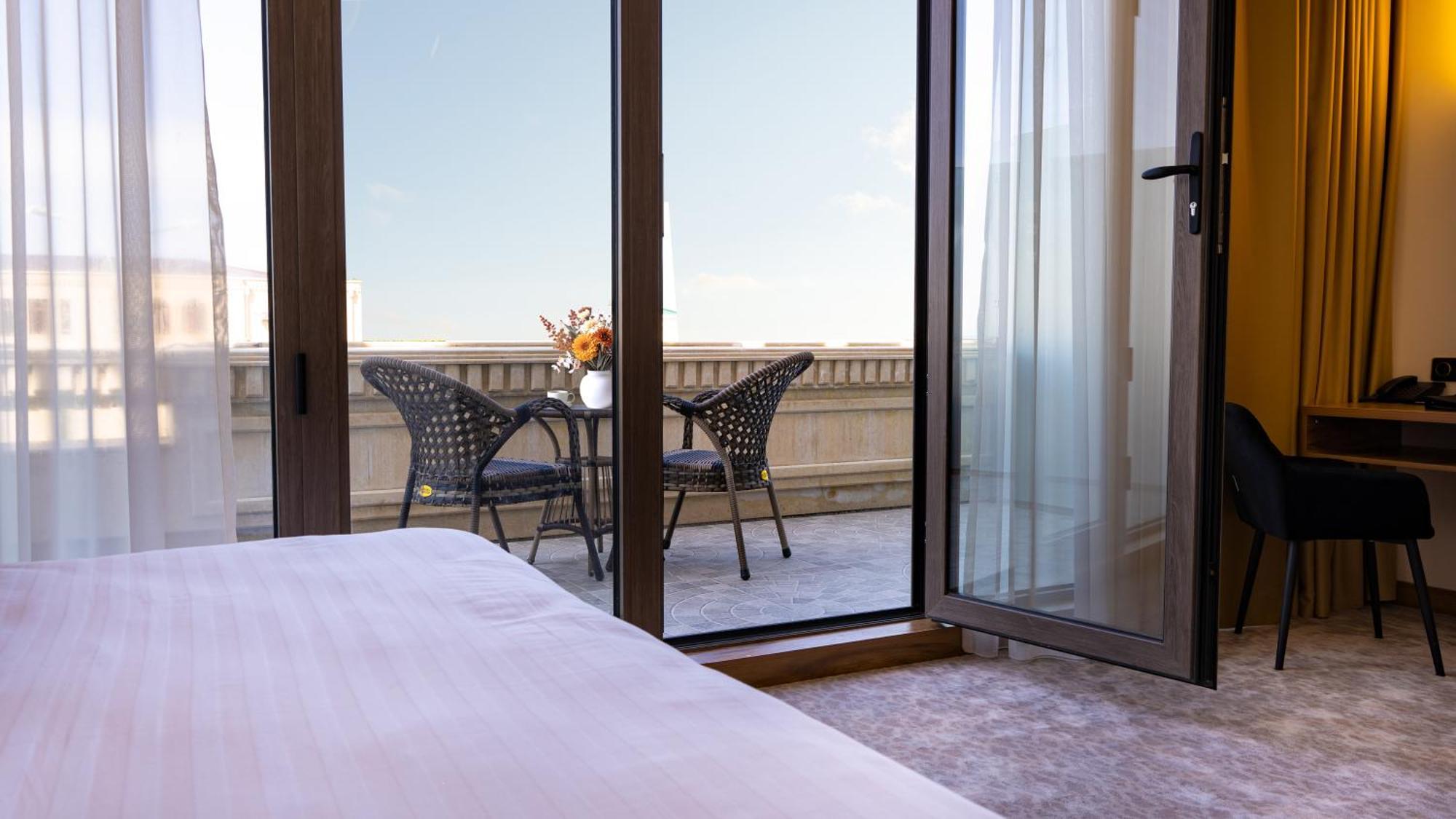 Kohinur Plaza Hotel Самарканд Екстериор снимка